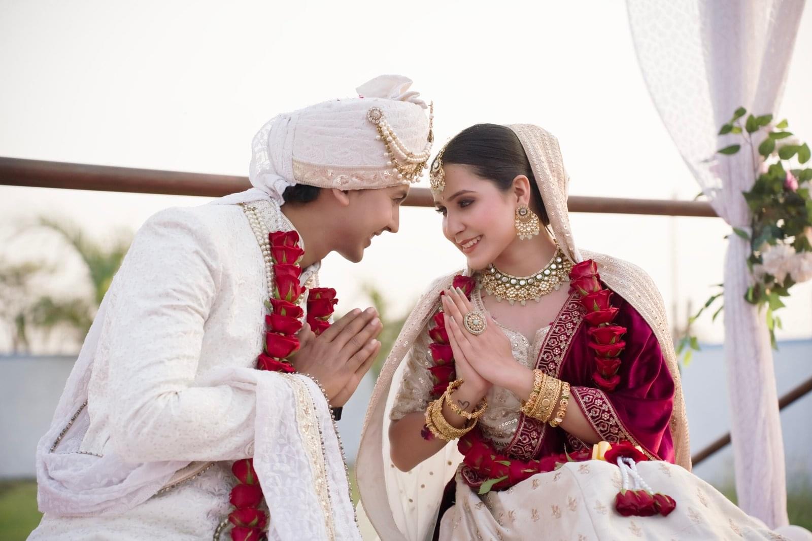 indian wedding couple garland ceremony